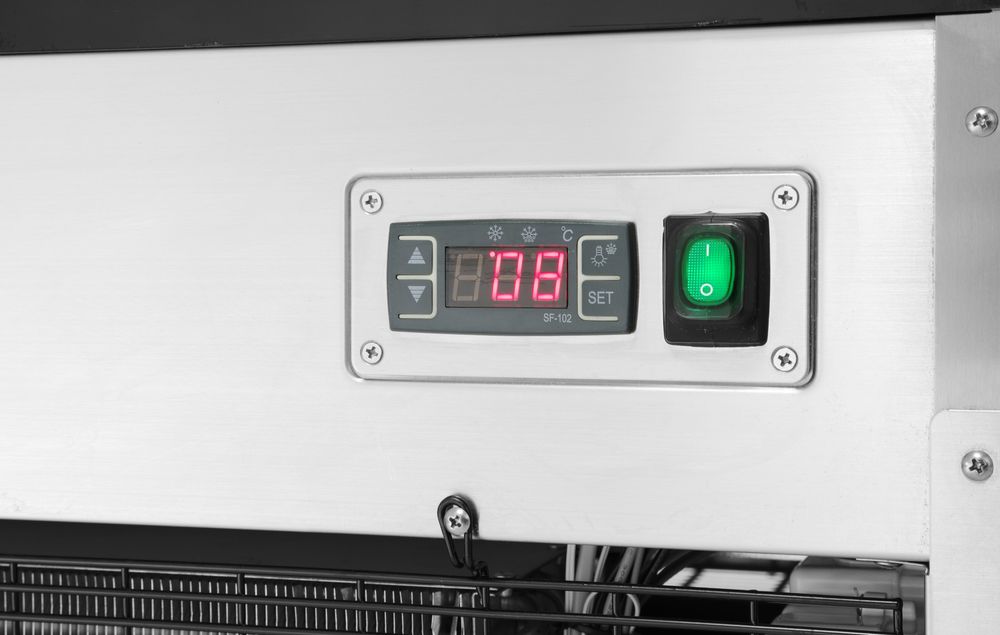 Vetrina refrigerata con 3 ripiani inclinati Arktic - lunghezza 833 × larghezza 650 × altezza 1460 mm | HE233306