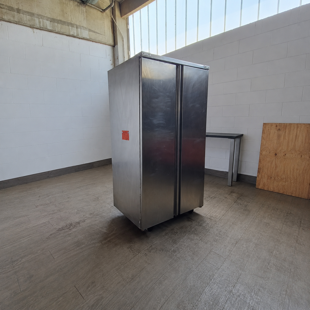 Armadio in acciaio inox 2 ante con 3 ripiani – 180 x 100 x 68 cm
