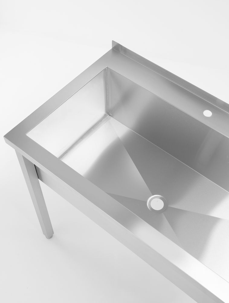 Tavolo con vasca di lavaggio singola, senza splashback – bullonato, profondità 600 mm HENDI - lunghezza 600 × larghezza 798 ×