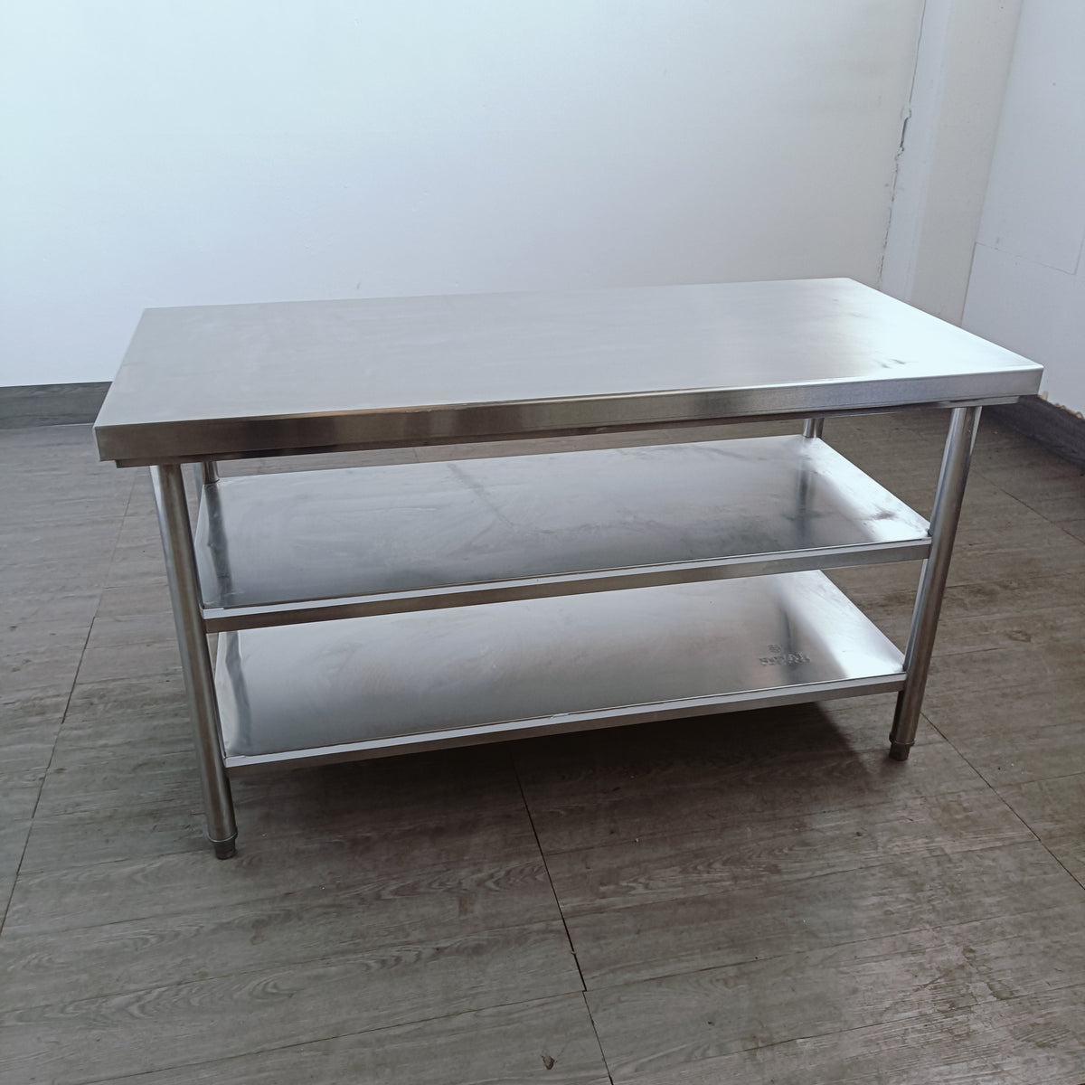 Tavolo in Acciaio Inox 150 x 70 con Ripiani - Royal Catering