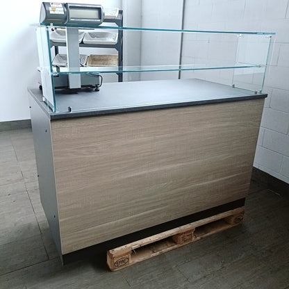 Banco Espositivo in Perfette Condizioni – 300x82x137 cm