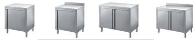 Tavolo con ante a battente mm. 1300x700x850/900 h 2 ante. INOX BIM, codice TVB.13. Immagine rappresentativa della serie; fare riferimento alla descrizione del modello.