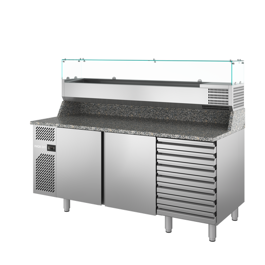 Banco refrigerato 2 porte cassettiera 7c mm.2000x800x1470h c/vetri, portab. GN1/3. INOX BIM, codice TP.27-14. Immagine rappresentativa della serie; fare riferimento alla descrizione del modello.